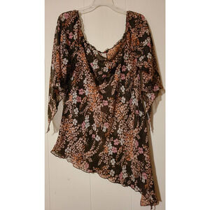 One Heart High Low Blouse Women's Size 1X-Large Floral Print Flare Sleeve  (AI)